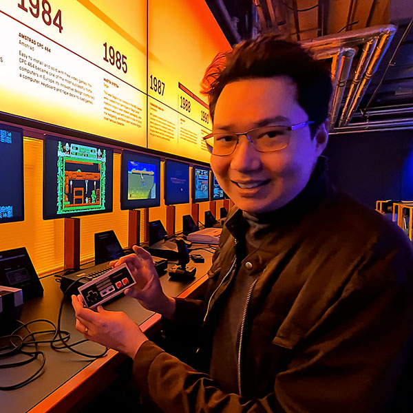 GamerZakh at a retro gaming museum.